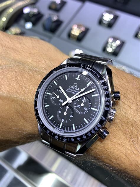 omega moonwatch 手表